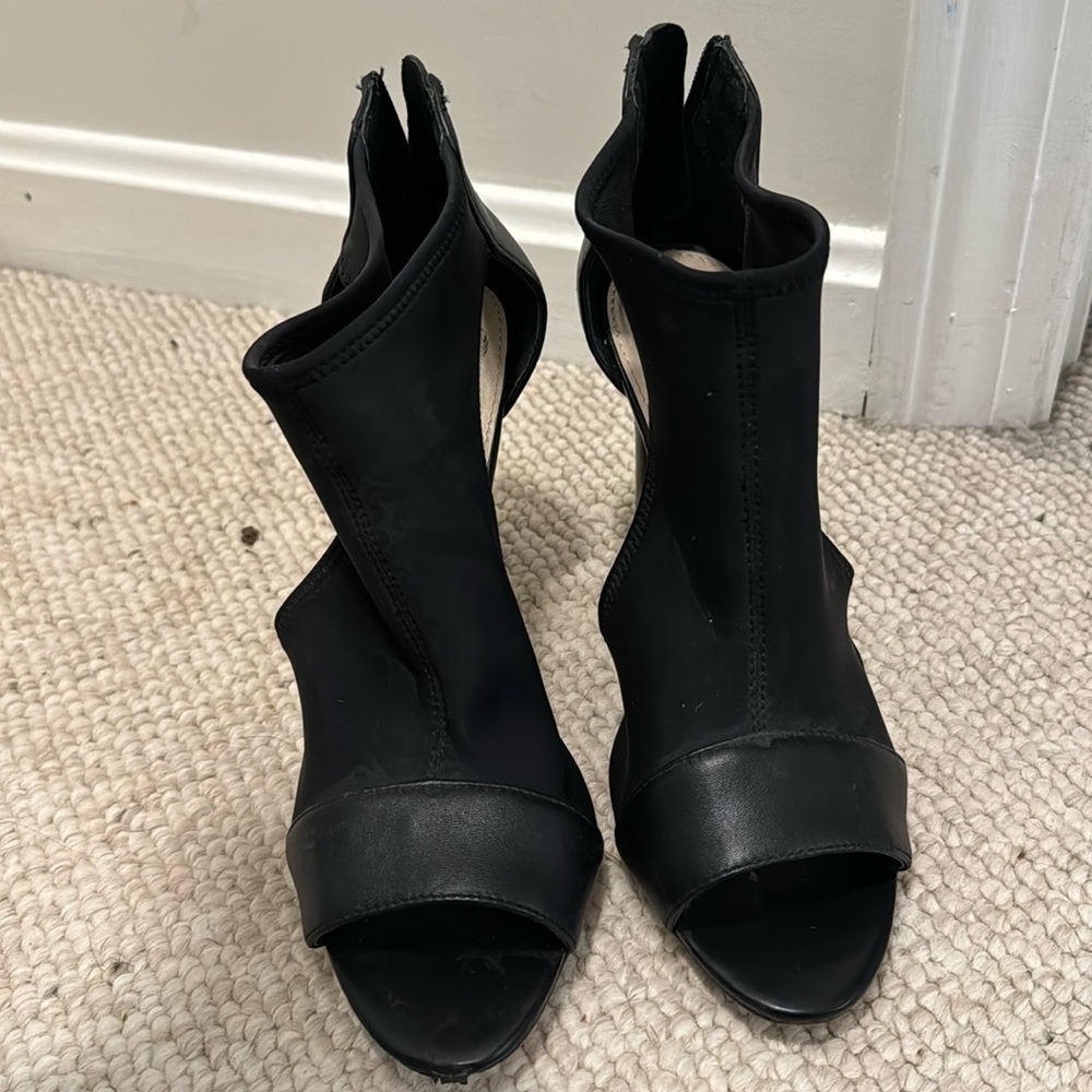 Black Vince Camino heels